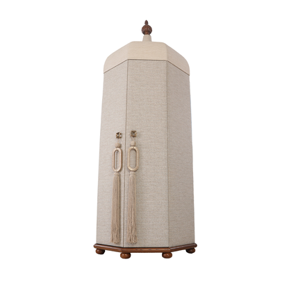 خزانة ملابس رمادية فاتحة