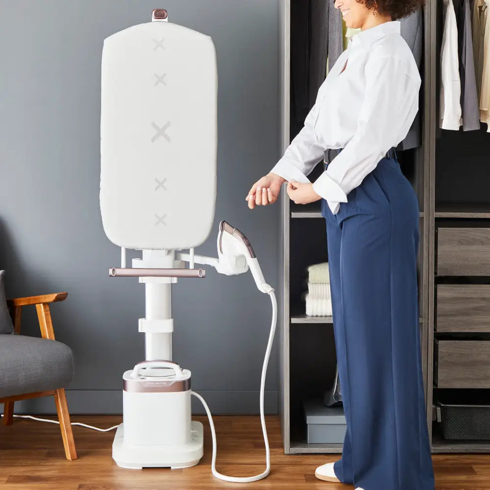 جهاز متكامل للكي بالبخار والكي العادي، مع لوح كي متعدد الأوضاع.